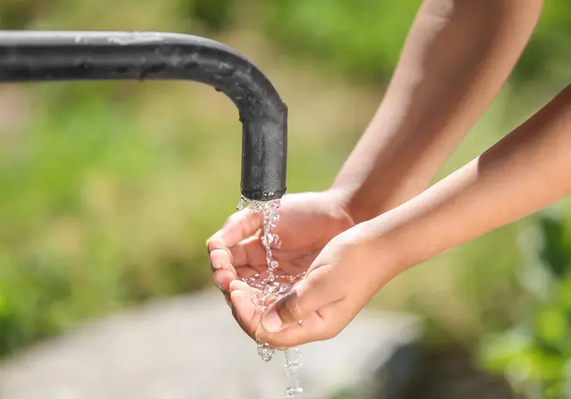 Jeder Tropfen zählt: Gemeinden appellieren zum sorgsamen Umgang mit Trinkwasser. | Foto: belchonock_smarterpix