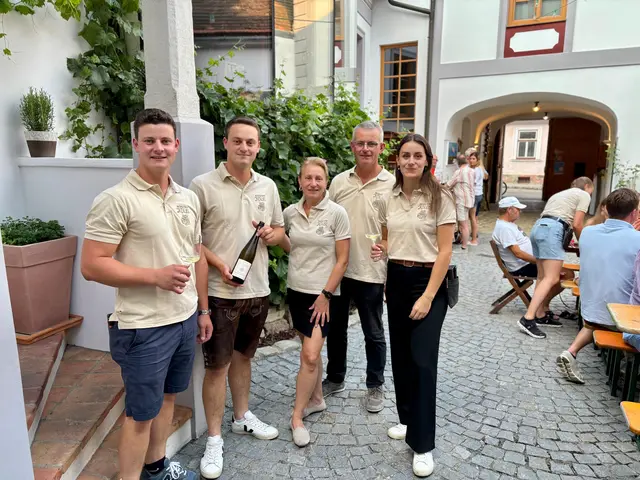 Die Familie Kölbl lud wieder zum Sommerheurigen am Respiz-Hof in Röschitz ein. | Foto: Markus Kahrer
