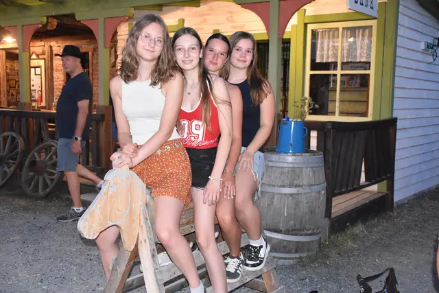 Hannah, Nadine, Nora und Emma aus dem Jennersdorfer Bezirk hatten ihren Spaß im Lucky Town.  | Foto: MeinBezirk/Michael Strini