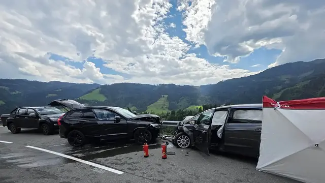 Zwei Pkw stießen aus noch ungeklärter Ursache zusammen. | Foto: Feuerwehr Mühlbach am Hochkönig