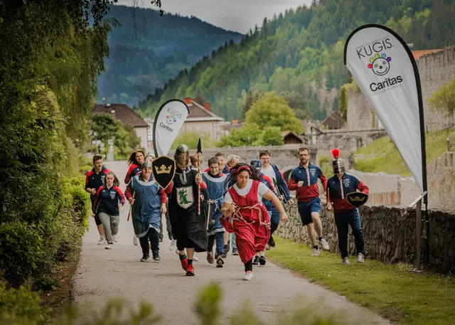 Die KUGIS (Körper und Geist im Sport) Sportlerinnen und Sportler des Team Lebensgestaltung zeigen: Gemeinsamkeit steht beim Charity-Run an erster Stelle. | Foto: Caritas Kärnten