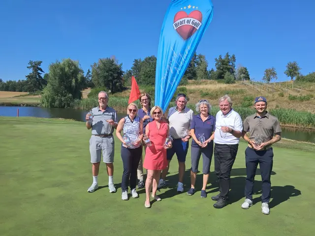 Die erfolgreichen Teilnehmerinnen und Teilnehmer der Heart of Golf Trophy
bei der Siegerehrung im Golfclub Haugschlag: Michael Baumgarthuber, Judith Wolf, Beate
Schmidt, Heidmaria Kössner, Christian Döller, Michaela Egger, Helmut Graf und Jacob Nussmüller (v.l.). | Foto: Golfresort Haugschlag