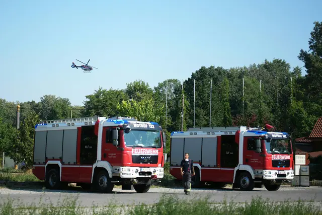 Die Feuerwehr befindet sich im Großeinsatz bei einem Vegetationsbrand.  | Foto: APA-Images / APA / GEORG HOCHMUTH