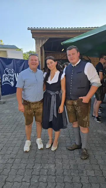Ansfeldens Bürgermeister Chriistian Partoll mit den Obleuten der Landjugend Ansfelden Johanne Wörndl und Johannes Ebner. | Foto: Stadtgemeinde Ansfelden
