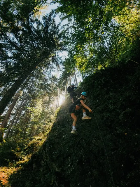 Auf dem Programm standen zahlreiche Actionausflüge am Berg, in der Luft und im Wasser. | Foto: shotbyflizzy