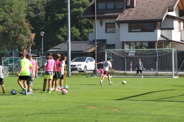 Fußball gehört zum Camp-Angebot natürlich auch dazu. | Foto: Thomas Seelos