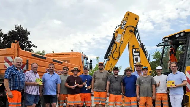 LAbg. Richard Hogl, NR Andreas Minnich und Kammerrat Johann Werl informierten sich über laufende Straßenbauprojekte. | Foto: Christoph Fürnkranz