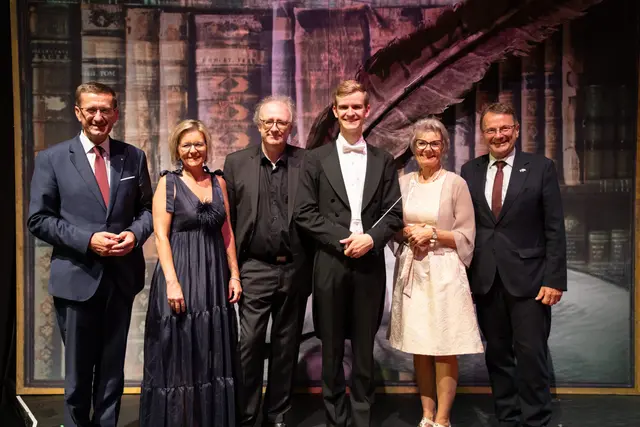 Landesrat Markus Achleitner, Ines Schiller, Thomas Enzinger, Matthias Achleitner, Brigitte Stumpner und Hannes Heide. | Foto: Foto Hofer