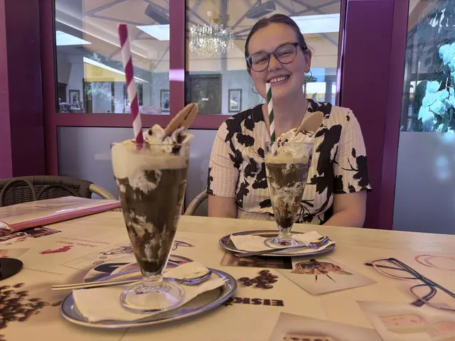 Vizebürgermeisterin Merima Zukan (SPÖ) mag am liebsten klassischen Eiskaffee. | Foto: MeinBezirk