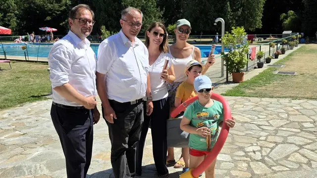 Die Sommertour der Volkspartei führte heuer auch ins Waldbad Pulkau. | Foto: Christoph Fürnkranz