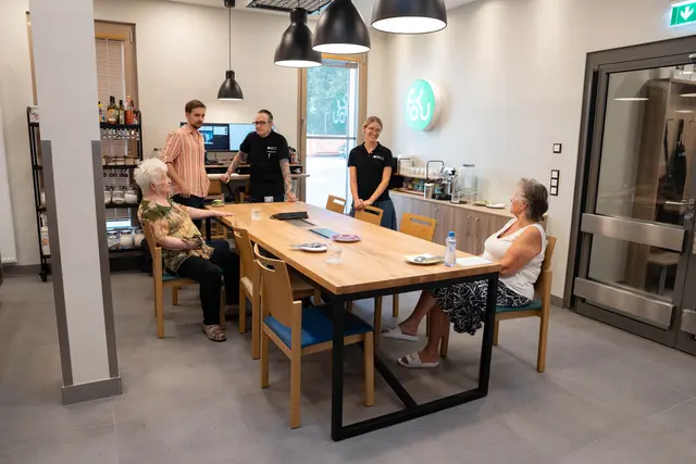 Im Haus Tamariske finden regelmäßige Verkostungen statt. | Foto: Sade Jerabek/Meinbezirk