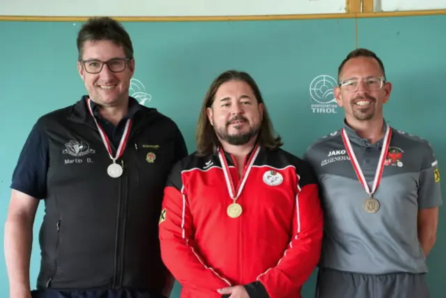 Martin Bachnetzer (l) gewann Silber und Hannes Maier (r) Bronze im Bewerb Senioren 1 - 60 Liegend.  | Foto: Christian Kramer
