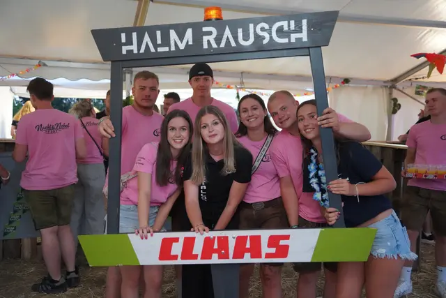 Ausgelassene Stimmung herrschte bei den vielen Gästen des Events. | Foto: "Halmrausch"