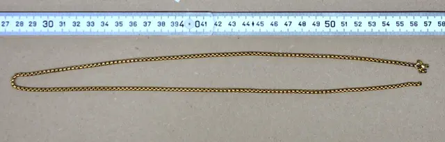 Im Zuge der Ermittlungen stießen die Beamten auf diese Goldkette. Die Besitzerin oder der Besitzer werden nun gesucht.  | Foto: LPD Steiermark
