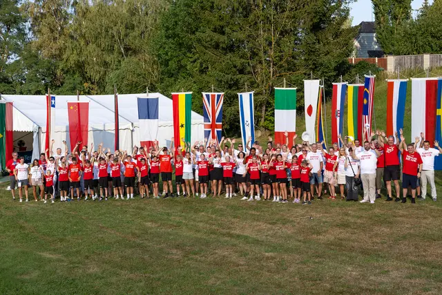 Gruppenbild der ca. 160 freiwilligen Mitarbeiter | Foto: Franz Irschik