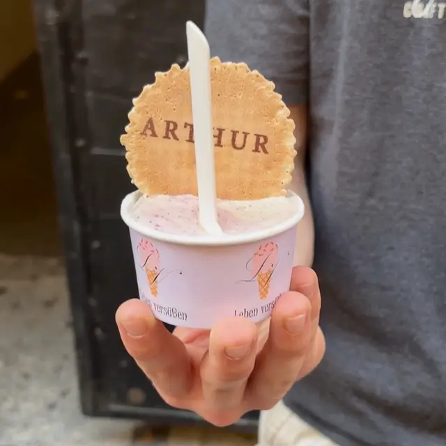 Schloßbergeis kann man bei Arthur probieren.  | Foto: MeinBezirk