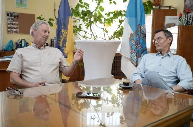 Ein Herz und eine Seele: Bürgermeister Peter Teix (ÖVP, r.) und Vizebürgermeister Günther Kautz (SPÖ).  | Foto: Santrucek