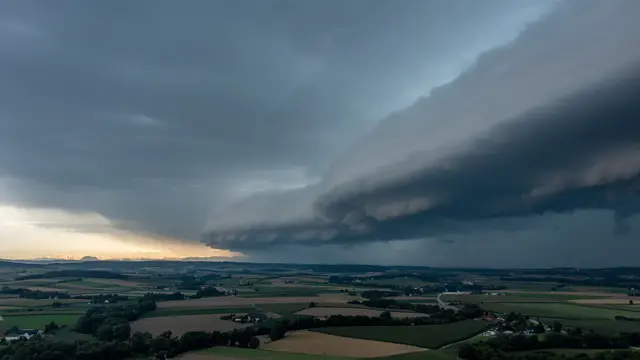 In der zweiten Nachthälfte und am frühen Donnerstagmorgen könnten Gewitter über Oberösterreich ziehen. | Foto: Doms