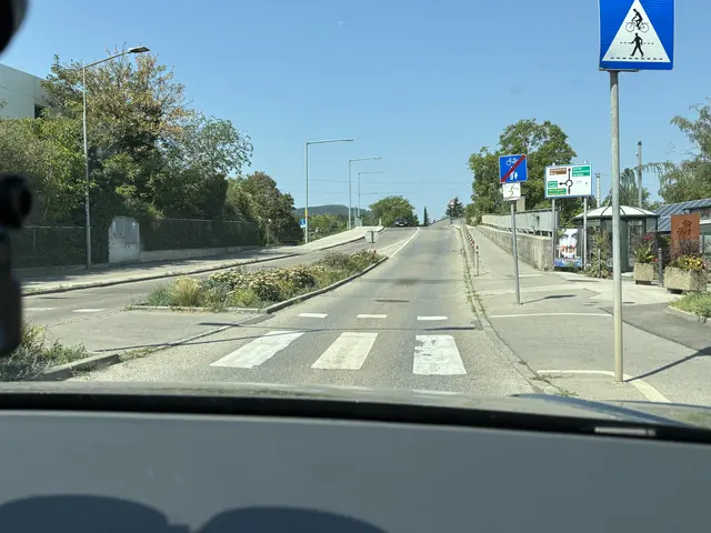 Die Strßenquerung für Radfahrer beim Bahnhof Perchtoldsdorf. | Foto: Hirss