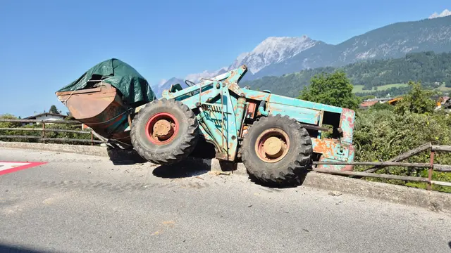 Mehrere Feuerwehren standen bei dem ungewöhnlichen Einsatz im Einsatz. | Foto: ZOOM.TIROL