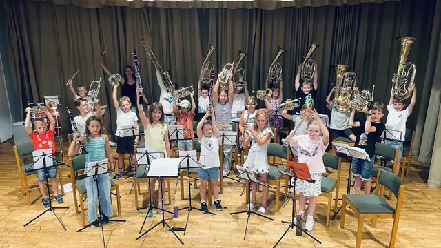 Die teilnehmenden Kinder in Schwarzach mit Kursleiterin Simone Klieber (hinten links) | Foto: PBV