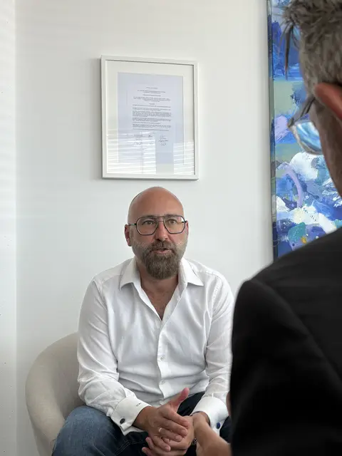 KI-Experte Ulrich Hutter im Gespräch mit MeinBezirk Salzburg Chefredakteur Michael Kretz  | Foto: MeinBezirk