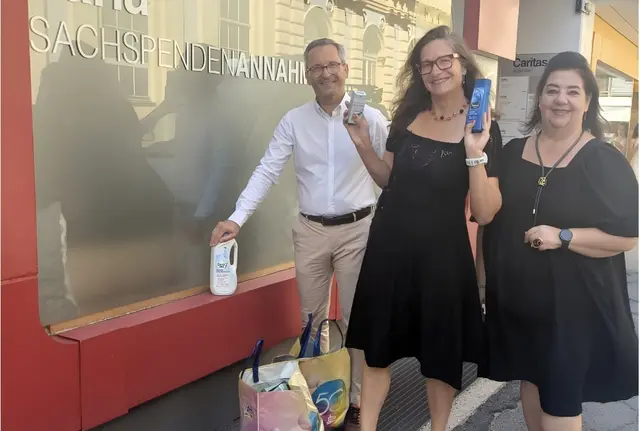 Stadtrat Franz Petritz, Stadträtin Constance Mochar und Gemeinderätin Ines Domenig gaben Sachspenden bei der Caritas ab. | Foto: SPÖ Klagenfurt