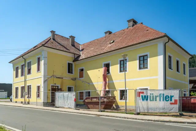 Die alte Volksschule wird zum "Haus der Musik" und kann von Musik- und Gesangsvereinen aus dem ganzen Rosental genutzt werden.  | Foto: Dieter Arbeiter