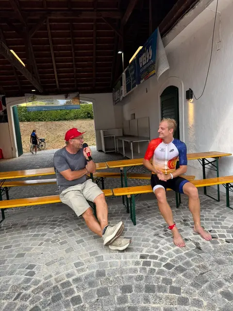 Siegerinterview mit Martin Mitteregger junior und senior. | Foto: Tri Team Pöttsching