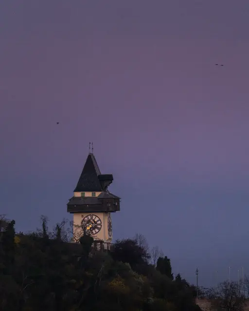 Treffpunkt ist der Schloßberg.  | Foto: pexels/Ahmet Yüksek