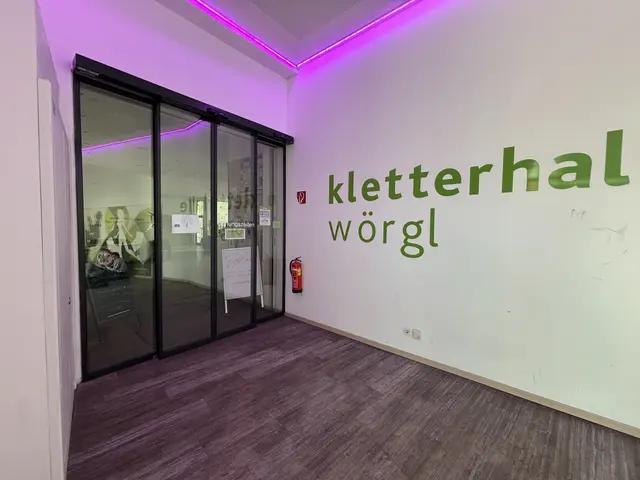 Die Kletterhalle Wörgl ist derzeit geschlossen. Eine Förderung durchs Land Tirol würde es etwa nur bei einer Sanierung geben.   | Foto: Barbara Fluckinger