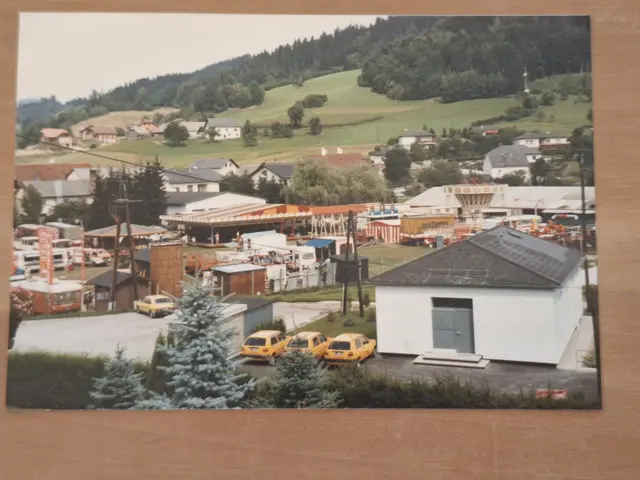 Am Gelände des heutigen Kindergartens und des Therapiezentrums wurde das erste Volksfest vor 50 Jahren eröffnet. | Foto: privat