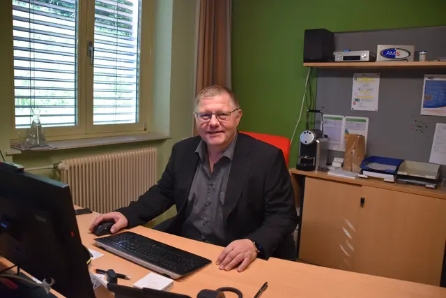 AMS-Chef Peter Müllner: "Aktuell sind 621 Personen beim Arbeitsmarktservice in Scheibbs arbeitslos gemeldet – ein Plus von 2,8 Prozent." | Foto: Roland Mayr/MeinBezirk Scheibbs