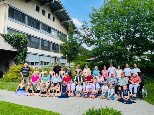 Gruppenfoto im Garten des Seniorenheims in Mittersill | Foto: Michael Bachmaier/Seniorenheim Mittersill