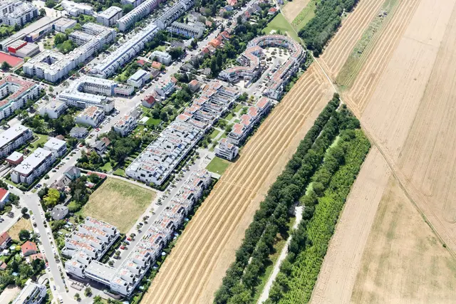 Die Luckenschwemmgasse in Stammersdorf von oben. Ist es hier grundsätzlich heißer als sonst?  | Foto: Christian Fürthner/ Stadt Wien