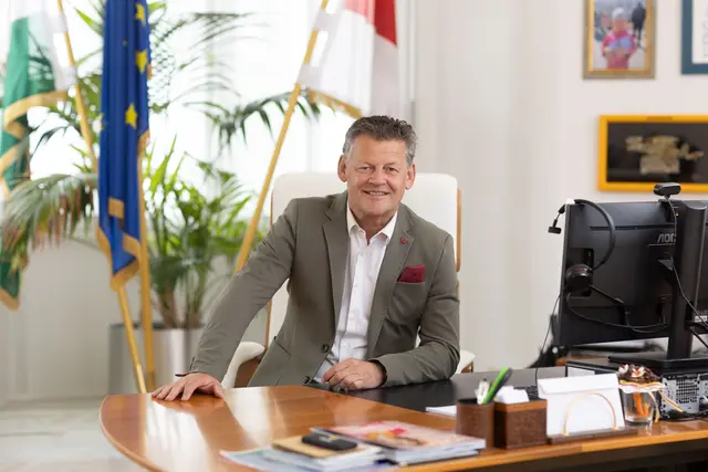 Bürgermeister Christian Scheider (FSP) ist laut Insidern "hin- und hergerissen", ob er zur Gemeinderatswahl 2027 als Bürgermeister antreten wird. FSP-Klubobmann Jonke setzt auf ihn als politisches Zugpferd. | Foto: Peter Just