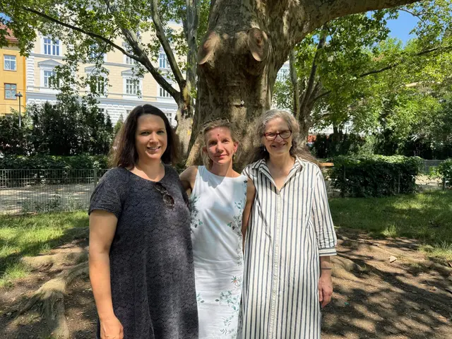 Katharina Tschernitsch, Alexandra Baer und Anna Harsch (v.l.), kämpfen für die Bäume. | Foto: z.V.g.