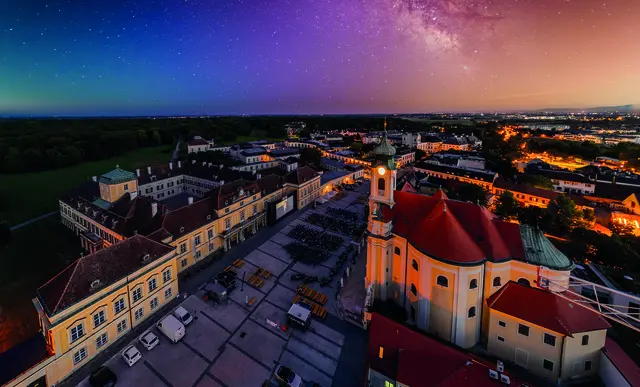 Der Laxenburger Schlossplatz wird wieder zum Open-Air-Kino. | Foto: Sebastian Wegerbauer