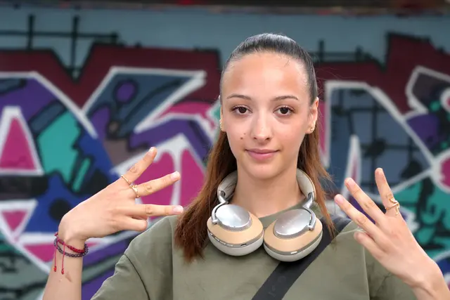 "Ich rappe über Ottakring, Wien, Westwien, mein Zuhause. Fast jeder, den ich kenne, ist aus dem 16., 15., 17. und dieses ganze Viertel rundherum." | Foto: Ronja Reidinger/MeinBezirk