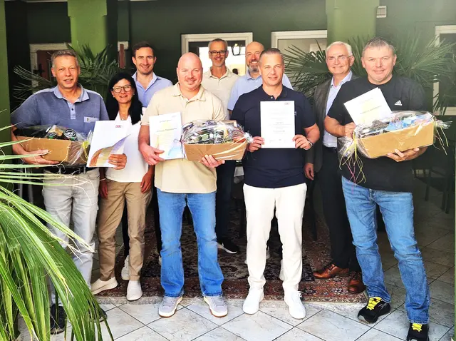Leopold Weichinger, Petra Labenbacher, Konstantin Niederer (Geschäftsleitung), Andreas Pöcksteiner, Peter Tomazic (Vice President Production R&amp;D), Harald Mosböck (Vice President Sales), Jürgen Höller, WK Leiter Andreas Geierlehner, Andreas Leimhofer
 | Foto: Swarco