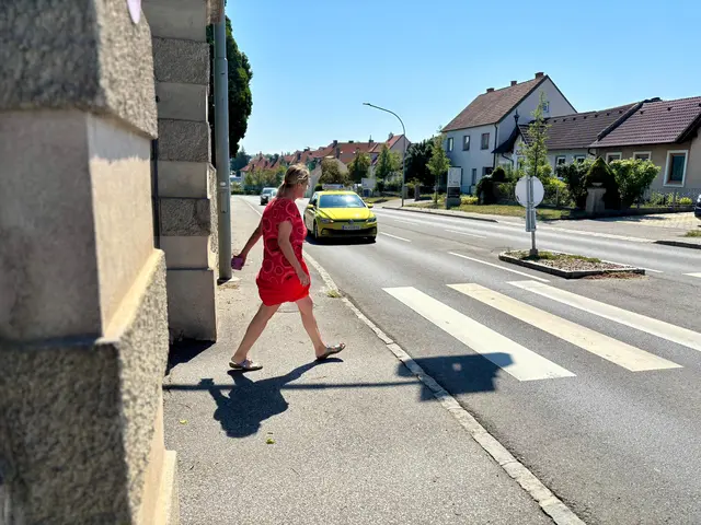 Am Schutzweg beim Friedhof in der Prager Straße Richtung Shopping Horn werden Fußgänger laut Manfred Strohmayer oft erst im letzten Moment sichtbar. Das zeigte auch der Praxis-Test! | Foto: Markus Kahrer