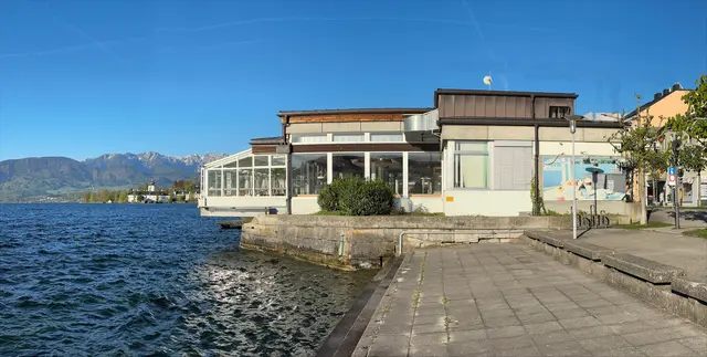 Die Vergabe für die Lakeside Lounge am Areal des heutigen „Baumgartner-Gebäudes“ wurde neu ausgeschrieben. Grüne und SPÖ kritisieren diese Vorgehensweise. | Foto: Stadtgemeinde Gmunden