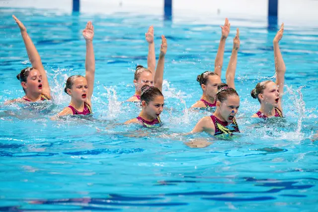 Die erfolgreichen Mödlinger Synchronschwimmerinnen im Einsatz. | Foto: Szövetseg