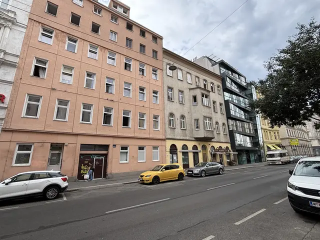 Die Schönbrunner Straße 127 gehört mehrheitlich einem Unternehmen, das Mitgliedern der Familie Motaev zugeschrieben wird. | Foto: Nathanael Peterlini/MeinBezirk
