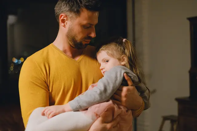 Kinder zu erziehen, ist nicht immer ein Spaß. | Foto: Pexels/Anna Shvets