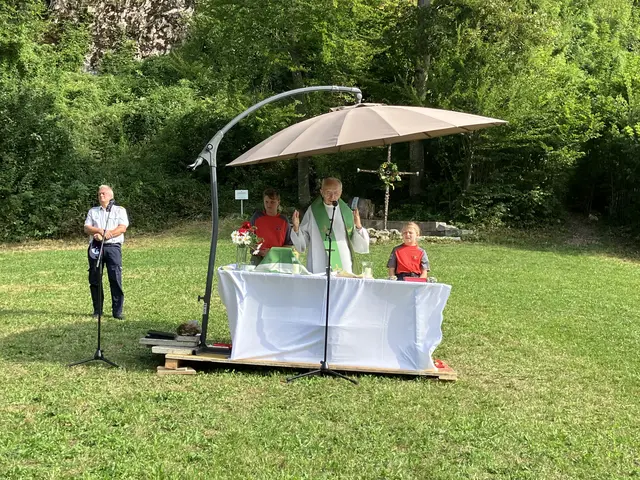 Am „Bledinger Ranzen“, am Sattel zwischen großem und kleinem Landsberg, wird eine Heilige Messe gefeiert.  | Foto: FF Pernzell