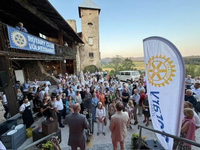 Mit dem Besuch des Abends unterstützten die zahlreichen Kulturinteressierten auch den guten Zweck. Der Rotary Club Völkermarkt verwendet den Reinerlös für seine soziale Arbeit im Bezirk. | Foto: Privat