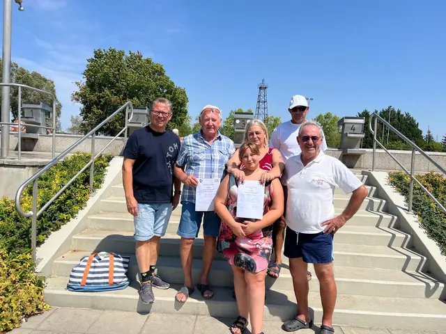 Die treuen Besucher bekamen Saisonkarten für 2027. | Foto: Gemeinde
