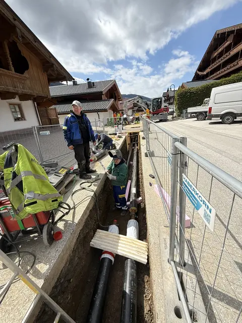 Mit dem Ausbau des Leitungsnetzes wird die regionale Energieversorgung gestärkt.  | Foto: Bioenergie Alpbach