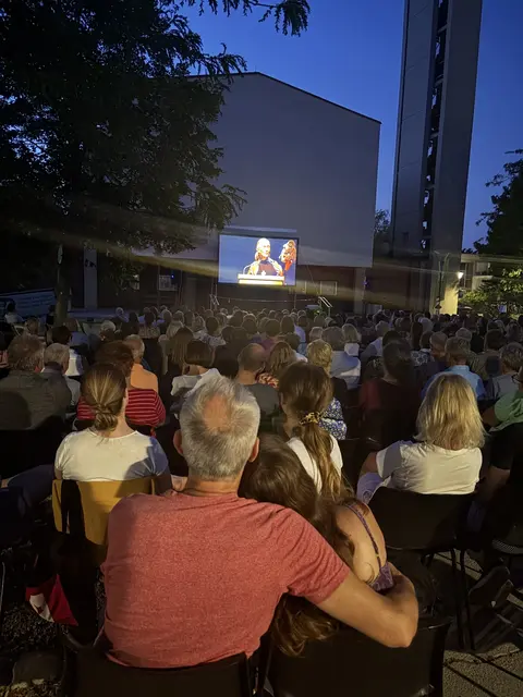 Voll besetzter Marienplatz für Jane Goodall | Foto: Agnes Wühr - Grüne